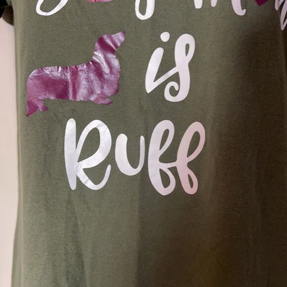 Time and Tru "Being a Dog Mom is Ruff" Tee M - Picture 6 of 10